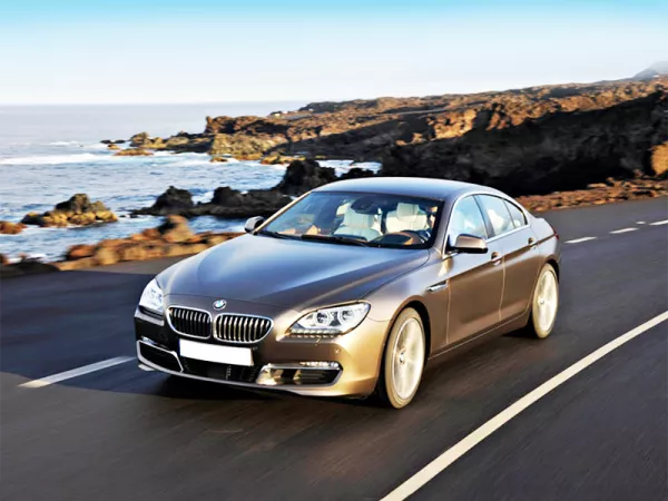 Dịch vụ thay Kính chắn gió xe BMW 640i tận nơi